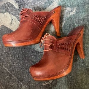 Vintage 1970s QualiCraft Leather and Wood Heels